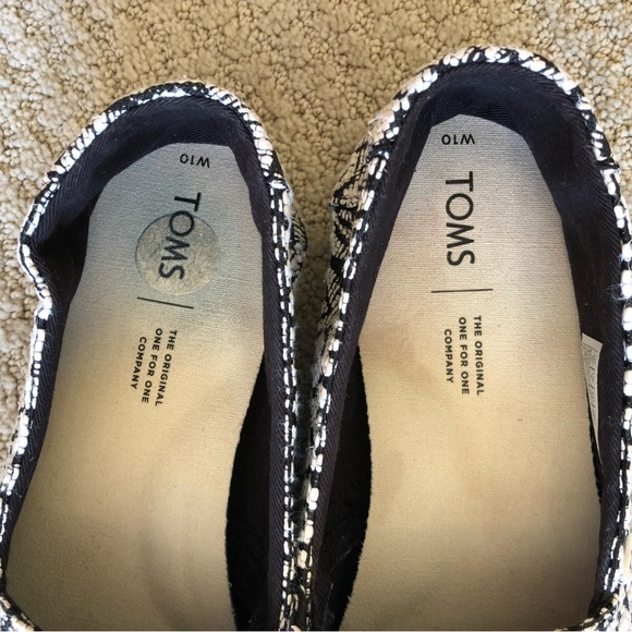 TOMS Alpargata Shoes - Picture 7 of 8